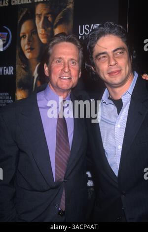 14 décembre 2000 - Beverly Hills, CA, USA - BENICIO DEL TORO à la première de 'Traffic' avec Michael Douglas. (Crédit image : © Kathy Hutchins/ZUMA Press) Banque D'Images