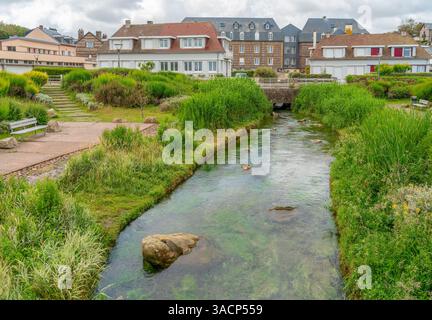 Paysage autour de la rivière Veules à Veules-les-Roses, commune du département de la Seine-maritime en région Normandie Banque D'Images