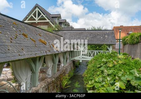 Paysage autour de la rivière Veules à Veules-les-Roses, commune du département de la Seine-maritime en région Normandie Banque D'Images