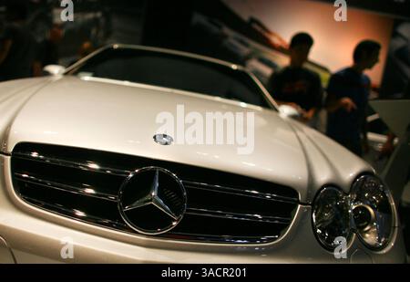 17 novembre 2007 - Los Angeles, Californie, États-Unis - Une Mercedes-Benz de classe CLK 2008 est présentée lors du salon de l'auto de Los Angeles 2007, Calif. le 17 novembre 2007. (Crédit image : © Guy Kitchens/ZUMA Press) Banque D'Images