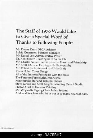 L'édition 1976 du Lincoln High Yearbook présente les étudiants, les professeurs, les clubs, les sports et d'autres événements importants de l'année scolaire 1975-1976. Banque D'Images