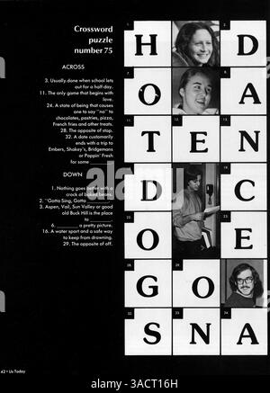 L’Echowan Yearbook 1975 saisit les moments importants de l’année scolaire 1974-1975 à l’école secondaire Louis Park, notamment l’athlétisme, les clubs et les faits saillants académiques. Banque D'Images