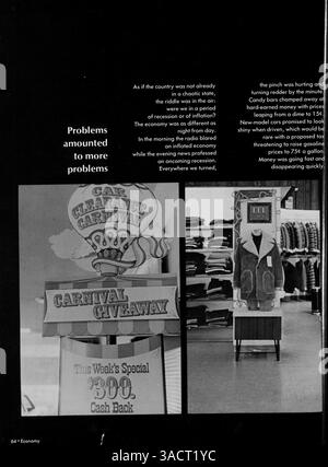 L’Echowan Yearbook 1975 saisit l’essence de la vie étudiante, des réalisations académiques, de l’athlétisme et des clubs parascolaires à l’École secondaire Louis Park en 1974-1975. Banque D'Images