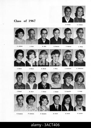 L'annuaire '65 Eagle' de 1965 de l'Eden Prairie High School documente les étudiants, les professeurs, les clubs, l'athlétisme et les événements de l'année scolaire 1964-1965. Banque D'Images