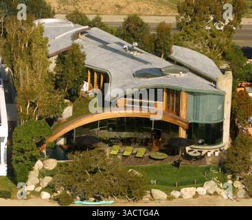 19 décembre 2001 ; Los Angeles, CA, États-Unis ; acteurs COURTNEY COX ARQUETTE & DAVID ARQUETTE's Beach House à Malibu.. (Crédit image : Jonathan Alcorn/ZUMAPRESS.com) Banque D'Images