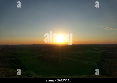 Soleil bas sur les forêts de l'Alb souabe Banque D'Images