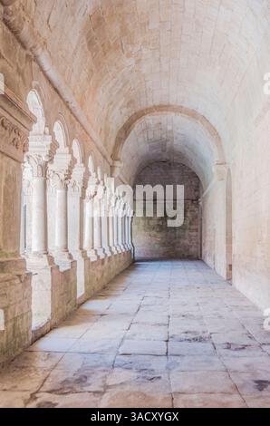 France, Provence, Gordes. Abbaye notre-Dame de Senanque (Abbaye notre-Dame de Senanque) Banque D'Images