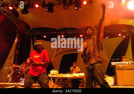 17 août 2005 ; Cannes, FRANCE ; le groupe de hip-hop californien The Pharcydes se produit en concert au Festival Pantiero à Cannes le 17 août 2005.. (Crédit image : Frederic Injimbert/ZUMAPRESS.com) Banque D'Images