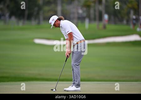 Doral, États-Unis. 04th Apr, 2025. Cameron Smith, capitaine du Ripper GC putts lors du jour 1 de la LIV Golf Invitational 2025 - Miami au Trump National Golf course le 4 avril 2025 à Doral, Floride. (Photo de JC Ruiz/Sipa USA) crédit : Sipa USA/Alamy Live News Banque D'Images