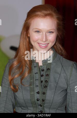 12 novembre 2011 - Hollywood, Californie, États-Unis - MOLLY QUINN à la première mondiale 'The Muppets' au théâtre El Capitan Hollywood California. (Crédit image : © Glenn Weiner/ZUMAPRESS.com) Banque D'Images