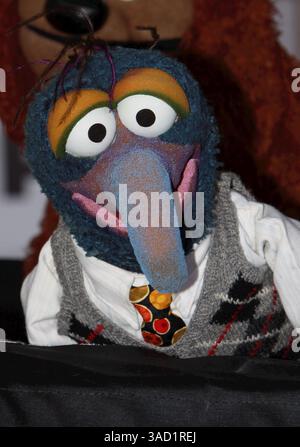 12 novembre 2011 - Hollywood, Californie, États-Unis - Gonzo à la première mondiale 'The Muppets' au théâtre El Capitan Hollywood California. (Crédit image : © Glenn Weiner/ZUMAPRESS.com) Banque D'Images