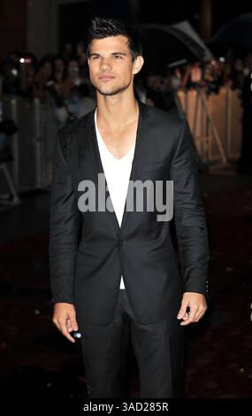 Dec. 31, 1979 - Londres, New York, Grande-Bretagne - . . . . . . . . . . VENTES AUX ÉTATS-UNIS UNIQUEMENT. . . . . Septembre 26 2011, Londres Taylor Lautner à la première britannique de 'Abduction' le 26 2011 septembre à Londres (crédit image : © Sharkpixs/ZUMAPRESS.com) Banque D'Images