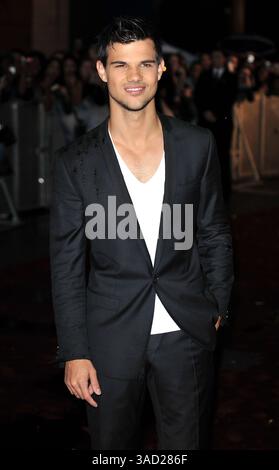Dec. 31, 1979 - Londres, New York, Grande-Bretagne - . . . . . . . . . . VENTES AUX ÉTATS-UNIS UNIQUEMENT. . . . . Septembre 26 2011, Londres Taylor Lautner à la première britannique de 'Abduction' le 26 2011 septembre à Londres (crédit image : © Sharkpixs/ZUMAPRESS.com) Banque D'Images
