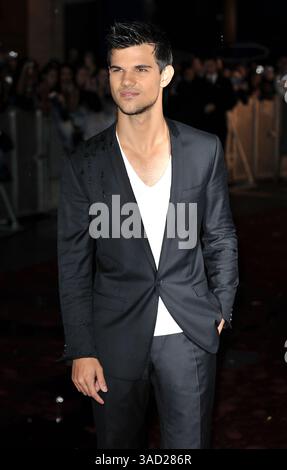 Dec. 31, 1979 - Londres, New York, Grande-Bretagne - . . . . . . . . . . VENTES AUX ÉTATS-UNIS UNIQUEMENT. . . . . Septembre 26 2011, Londres Taylor Lautner à la première britannique de 'Abduction' le 26 2011 septembre à Londres (crédit image : © Sharkpixs/ZUMAPRESS.com) Banque D'Images