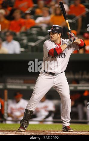 Les Red Sox de Boston désignent Adrian Gonzalez (28) à la batte. Boston Red Sox vs Baltimore Orioles le 28 septembre 2011 à Oriole Park à Camden Yards à Baltimore, MD. Photo de Mike Buscher/ Cal Sport Media(crédit image : © Mike Buscher/Cal Sport Media/ZUMAPRESS.com) Banque D'Images