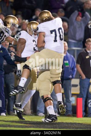 01 octobre 2011 : les joueurs de notre Dame célèbrent le touchdown lors d'un match de football NCAA entre les notre Dame Fighting Irish et les Purdue Boilermakers au Ross-Ade Stadium à West Lafayette, Indiana. Notre Dame a battu Purdue 38-10.(image crédit : © John Mersits/Cal Sport Media/ZUMAPRESS.com) Banque D'Images