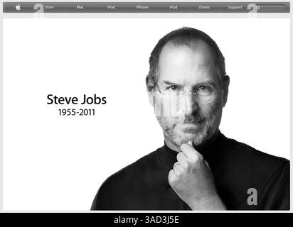 La page d'accueil Apple, Inc. hommage à la transmission de leur président du conseil d'administration : inventeur américain, pionnier, entrepreneur, homme d'affaires extraordinaire, visionnaire créatif : STEVEN PAUL EMPLOIS. Un décrochage universitaire, né le 24 février 1955, co-fondateur d'Apple Computers en 1976 à 21 ans, a perdu sa bataille de 7 ans avec le cancer du pancréas décédée le 5 octobre 2011 à 56 ans. Steve Jobs, nous a apporté l'iPhone, iPad, iTunes, iPod, ordinateurs Macintosh et bien plus encore. (Apple.com/ZUMAPRESS.com) Banque D'Images