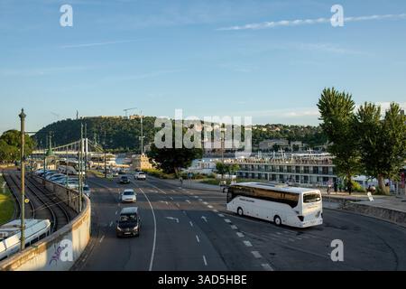 Budapest, Hongrie - 18 juin 2023 : trafic au bord du Danube Banque D'Images