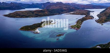 Panorama aérien, Hamn i Senja, Norvège Banque D'Images