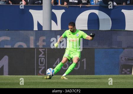 Brescia, Italie. 05th Apr, 2025. Luca Lezzerini du Brescia Calcio FC lors du match du championnat italien de football Serie B entre le Brescia Calcio FC et le Mantova 1911 au stade Mario Rigamonti le 5 avril 2025, Brixia, Italie. Crédit : Agence photo indépendante/Alamy Live News Banque D'Images