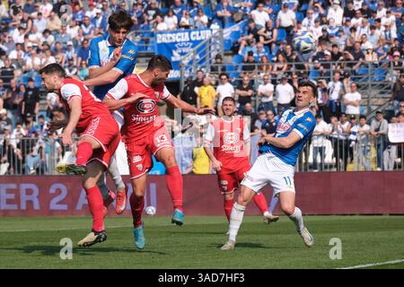Brescia, Italie. 05th Apr, 2025. Gennaro Borrelli du Brescia Calcio FC a frappé le ballon lors du match de championnat italien de football de Serie B entre le Brescia Calcio FC et Mantova 1911 au stade Mario Rigamonti le 5 avril 2025, Brixia, Italie. Crédit : Agence photo indépendante/Alamy Live News Banque D'Images