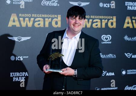 Rust, Allemagne. 05th Apr, 2025. Rust, Allemagne - 04 avril 2025 : le 25e Radio Regenbogen Award à Europa-Park avec le musicien Isaak Guderian crédit : Mandoga Media/Alamy Live News Banque D'Images