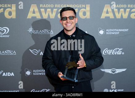 Rust, Allemagne. 05th Apr, 2025. Rust, Allemagne - 04 avril 2025 : le 25e Prix Radio Regenbogen à Europa-Park avec le musicien Nico Santos crédit : Mandoga Media/Alamy Live News Banque D'Images