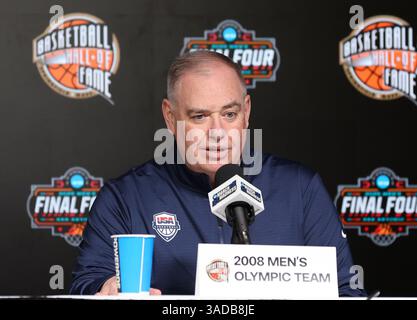 San Antonio, États-Unis. 05th Apr, 2025. Sean Ford, directeur de l'équipe nationale des USA Basketball parle aux médias après avoir représenté l'équipe olympique masculine de basket-ball 2008 en tant que membre de la classe Naismith de 2025 à San Antonio, Texas samedi 5 avril 2025. Photo de Aaron Josefczyk/UPI crédit : UPI/Alamy Live News Banque D'Images