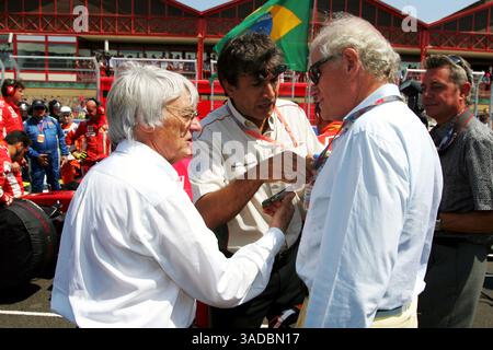 Bernie Ecclestone (GBR) F1 Supremo avec Pasquale Lattuneddu (crédit image : Sutton Motorsports/ZUMAPRESS.com) Banque D'Images