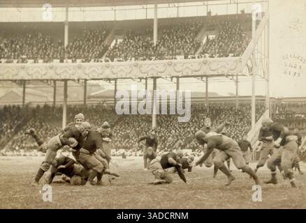 6 décembre 2011 - Washington, DC, États-Unis - L'armée a battu Navy, 15-7, dans ce match le 25 novembre 1916 au Polo Grounds de New York. (Crédit image : © Library of Congress/MCT/ZUMAPRESS.com) Banque D'Images