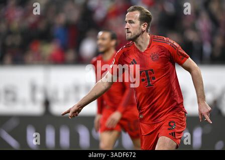 Torjbuel Harry Kane FC Bayern Munich FCB (09) WWK Arena, Augsbourg, Bavière, Allemagne, Europe Banque D'Images