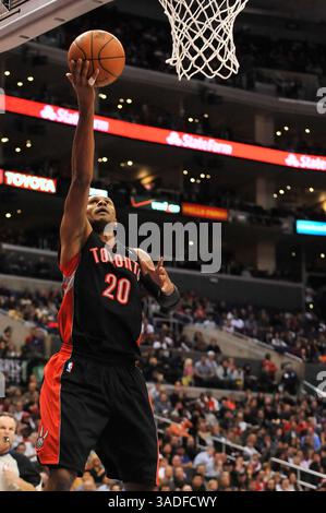 22 janvier 2012 Los Angeles, CA. Leandro Barbosa, garde-tireur des Raptors de Toronto, numéro 20, avec la position en action en première mi-temps lors du match de basket-ball de la NBA opposant les Raptors de Toronto aux Clippers de Los Angeles au Staples Center de Los Angeles à Los Angeles, en Californie. Les Clippers de Los Angeles battent les Raptors de Toronto 103-91. Louis Lopez/CSM(Credit image : © Louis Lopez/Cal Sport Media/ZUMAPRESS.com) Banque D'Images