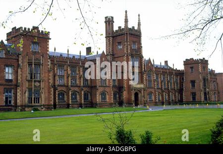 11 avril 1997 ; Belfast, États-Unis Antrim, Irlande du Nord ; salle principale, Queens University.. (Crédit image : Tom Kumpf/ZUMAPRESS.com) Banque D'Images