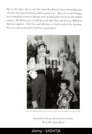 04 mai 2003 ; Lake Buena Vista, FL, États-Unis ; (PHOTO DU DOSSIER) le 'parrain de l'âme' JAMES BROWN a sorti une annonce pleine page dans le numéro de juillet 21-27 de Variety, annonçant un divorce avec sa femme TOMI RAE BROWN.. (Crédit image : Preston Mack/ZUMAPRESS.com) Banque D'Images