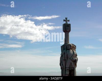 30 novembre 2003 ; San Diego, Californie, États-Unis ; point Loma a été le premier aperçu, de ce qui allait devenir la Californie, qui a accueilli les Européens quand ils ont navigué sur la côte du Mexique en 1542. La péninsule se jette dans l'océan Pacifique et crée l'abri pour la baie de San Diego. ÊBallast point, site du débarquement de 1542 par Rodriquez Cabrillo et son équipage, est nommé d'après les pavés chargés comme ballast pour remplacer les marchandises plus tard livrées à San Diego en pleine croissance. Aujourd'hui, le Cabrillo Monument Park, qui fait partie du National Park Service, juste au-dessus de ballast point propose des expositions, des leçons d'histoire vivante et des visites Banque D'Images
