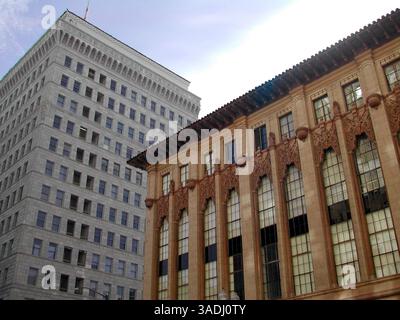 30 novembre 2003 ; San Diego, Californie, États-Unis ; bâtiments dans le quartier Gaslamp du centre-ville de San Diego. . (Image de crédit : Marianna Day Massey/ZUMAPRESS.com) Banque D'Images