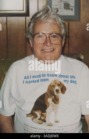 17 décembre 2003 ; Bethléem, PA, États-Unis ; Francis Henry, 83 ans est montré dans cette photo non datée fournie par sa femme sur a été soigné par Charles Cullen au Liberty Nursing Home à Allentown, PA et est décédé en juin 1998. Les enquêteurs examinent les dossiers des patients dans deux états après que Cullen ait déclaré avoir tué 30 à 40 patients en phase terminale pour soulager leurs souffrances et a été accusé de meurtre. Cullen a déclaré aux autorités qu'il avait administré des surdoses de drogue pour sortir des patients « très malades » de leur misère au cours des 16 dernières années dans neuf hôpitaux et une maison de retraite dans le New Jersey et en Pennsylvanie. (Crédit Ima Banque D'Images