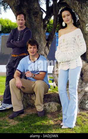 09 oct. 2005 ; Sitges, Barcelone, ESPAGNE ; le scénariste et réalisateur JOSS WHEDON avec les acteurs NATHAN FILLION et SUMMER GLAU lors du Photocall for 'Serenity' au Festival du film de Sitges 2005. (Crédit image : Robert Marquardt/ZUMAPRESS.com) Banque D'Images