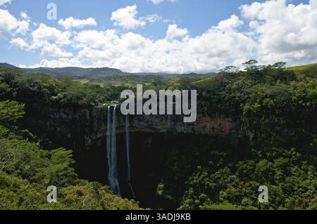 17 février 2012 - Espagne - Île Maurice. La cascade de Chamarel, la plus haute de l'île Maurice, plus de 1000 mètres de profondeur, dans le sud de l'île Maurice (crédit image : © Jack Abuin/ZUMAPRESS.com) Banque D'Images