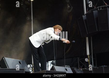 16 août 2005 ; Budapest, HONGRIE ; THE HIVES se produisent en concert au Festival Sziget annuel à Budapest, Hongrie. (Crédit image : NorthFoto/ZUMAPRESS.com) Banque D'Images