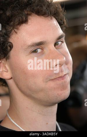21 avril 2004 ; Newport Beach, CA, États-Unis ; le producteur/directeur de la photographie CURT SHULZ arrive au Lido Theater avant la projection de « Dragnuns in Tinseltown » lors du Newport Beach film Festival 2004. (Image de crédit : NBFF/ZUMAPRESS.com) Banque D'Images