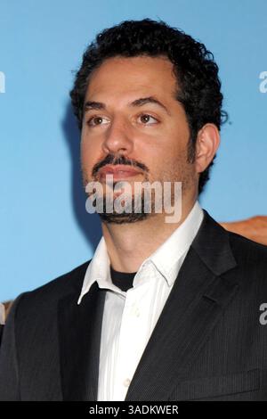 4 juin 2008. New York City . Guy Oseary assiste à la première de 'You Don't Mess with the Zohan' au Ziegfeld Theater (crédit image : Sharkpixs/ZUMAPRESS.com) Banque D'Images