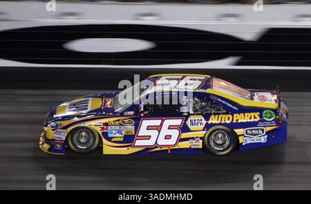 27 février 2012 - Daytona Beach, FL, États-Unis - Martin Truex, Jr. conduit pendant les premiers tours du Daytona 500 au Daytona International Speedway à Daytona Beach, Floride, le lundi 27 février 2012. (Crédit image : © Stephen M. Dowell/Orlando Sentinel/MCT/ZUMAPRESS.com) Banque D'Images