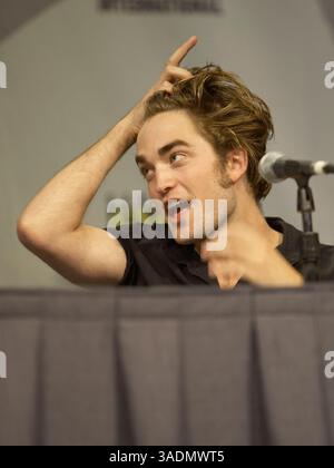 24 juil. 2008 - San Diego, California, États-Unis - ROBERT PATTISSON (crédit image : Karl Polverino/ZUMAPRESS.com) Banque D'Images