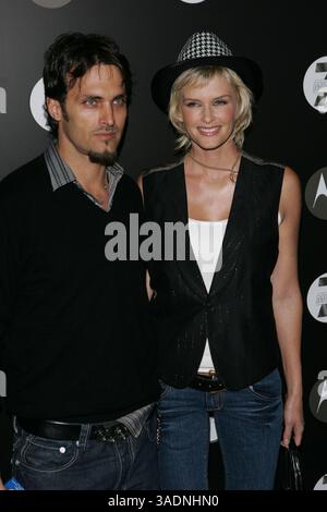 04 nov. 2005 ; Hollywood, CA, États-Unis ; KYLIE BAX à ''Moto 7' Motorola 'Toys for Tots' Benefit 7th Anniversary Party tenue à la Hollywood American Legion .. (Crédit image : Phil Han/ZUMAPRESS.com) Banque D'Images