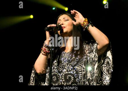 20 septembre 2008 - Los Angeles, Californie, États-Unis - la chanteuse pop mexicaine Ana GABRIEL se produit en concert au Gibson Amphitheater de Los Angeles samedi soir (crédit image : Leopoldo Pena/ZUMAPRESS.com) Banque D'Images