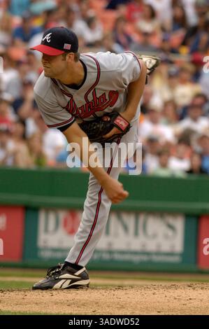 30 mai 2005 ; Washington, DC, États-Unis ; MLB Baseball : Hiram Kyle Davies, lanceur des Atlanta Braves, suit sa livraison aux Nationals de Washington lors du match du Memorial Day au stade RFK. Les Braves tomberont finalement 3-2 contre Washington lors du premier d'un match national de quatre matchs à domicile. . (Crédit image : Chris Greenberg/ZUMAPRESS.com) Banque D'Images