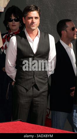 I14526CHW . John Stamos célèbre 25 ans dans le Biz avec Star sur le Hollywood Walk of Fame .7021 Hollywood Blvd, Hollywood, CA .11/16/09 . JOHN STAMOS. 2009 (crédit image : Ed Geller/Globe photos/ZUMAPRESS.com) Banque D'Images