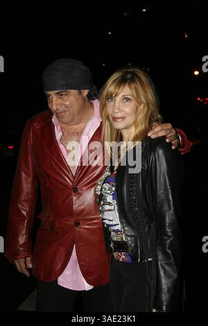 1er octobre 2008, le musicien et acteur de New York Steven Van Zandt et son épouse, l'actrice Maureen Van Zandt au restaurant Waverly Inn le 1er octobre 2008 à New York (image crédit : Sharkpixs/ZUMAPRESS.com) Banque D'Images