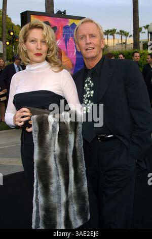 18 avril 2001 ; Los Angeles, CA, États-Unis ; acteurs PAUL HOGAN & LINDA KOZLOWSKI @ la première de 'Crocodile Dundee à Los Angeles.'. (Crédit image : Lisa O'Connor/ZUMAPRESS.com) Banque D'Images